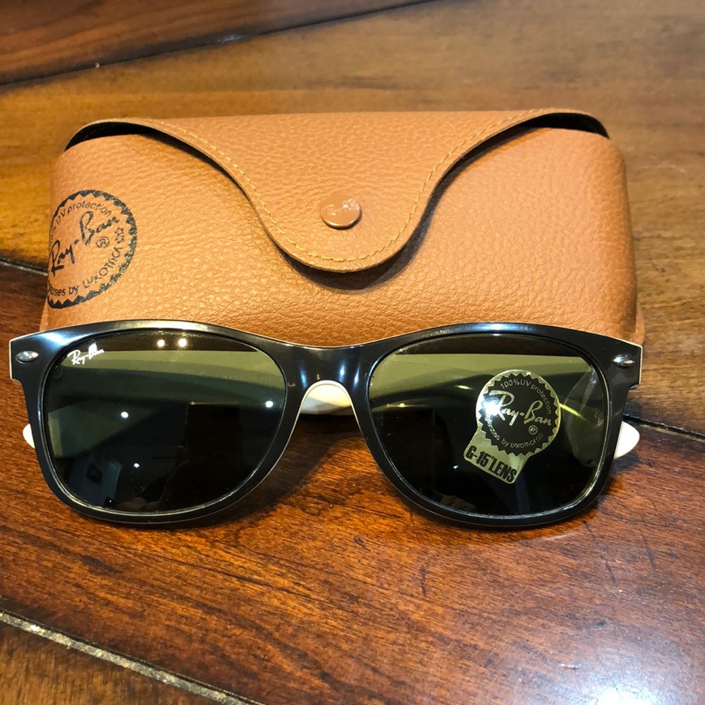 Ray-Ban New Wayfarer sunglasses. Black / Tan